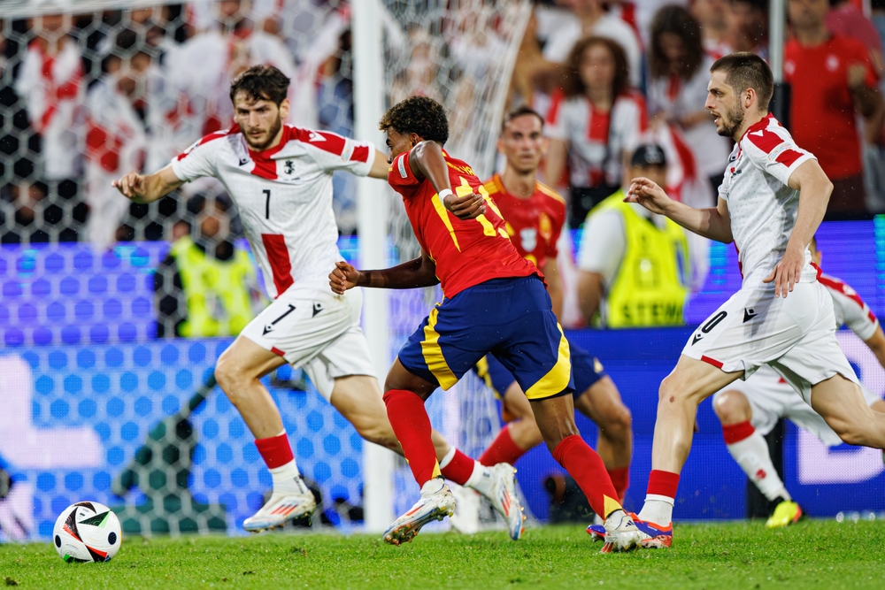 Georgia team playing football