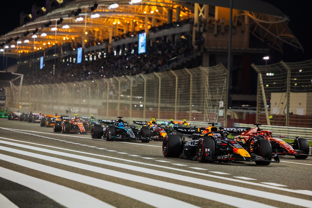 Max Verstappen, Charles Leclerc, Lewis Hamilton, Lando Norris, Sergio Perez, Carlos Sainz, the race start during F1 Bahrain Grand Prix